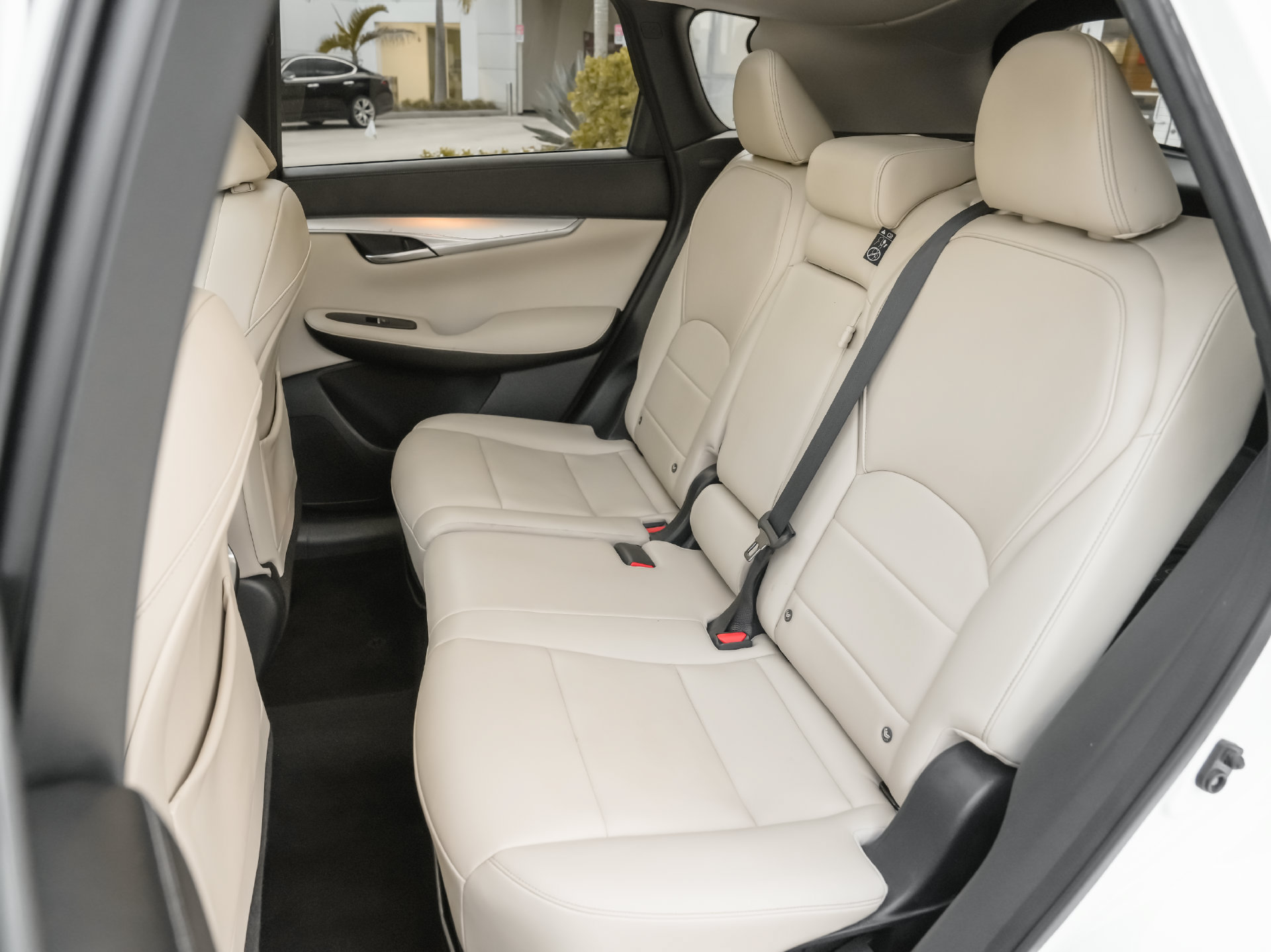 Used 2020 INFINITI QX50 Luxe w/ Navigation Package FWD image 34