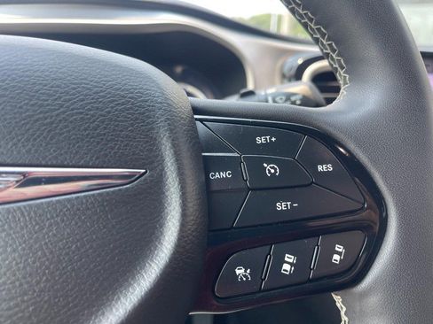Used 2023 Chrysler Pacifica Touring-L w/ S Appearance Package FWD image 22