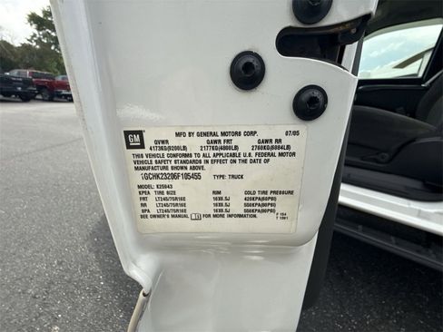 Used 2006 Chevrolet Silverado 2500 LS w/ Skid Plate Package image 30