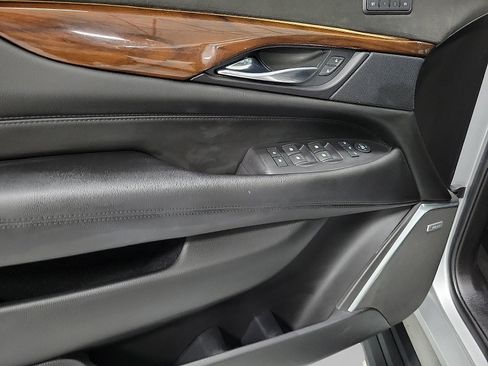 Used 2019 Cadillac Escalade Premium Luxury AWD/4WD image 10