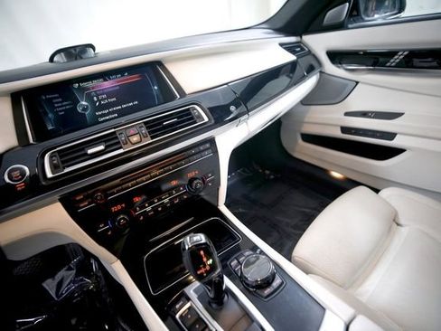 Used 2014 BMW ALPINA B7 LWB image 8