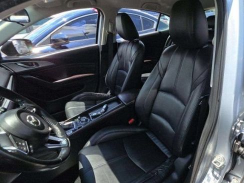 Used 2017 MAZDA MAZDA3 Touring FWD image 7