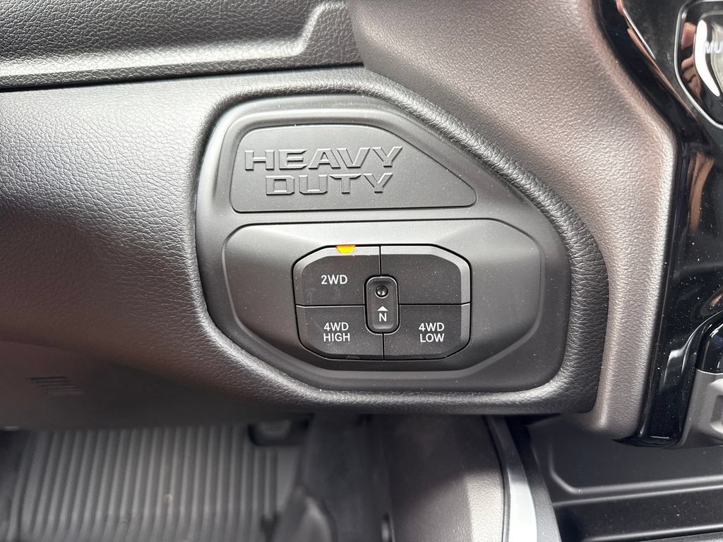 New 2026 RAM 3500 Big Horn AWD/4WD image 19