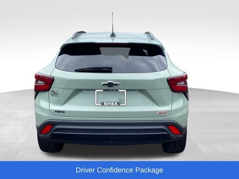 Certified 2024 Chevrolet Trax RS w/ Sunroof Package FWD image 4