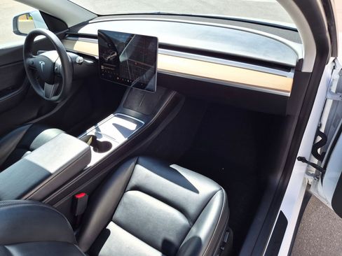 Used 2021 Tesla Model Y Performance AWD/4WD image 30