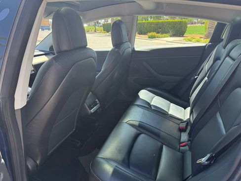 Used 2018 Tesla Model 3 Mid Range RWD image 10