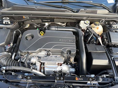 Used 2025 Chevrolet Malibu LT FWD image 32