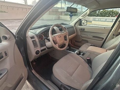 Used 2010 Ford Escape XLT image 9