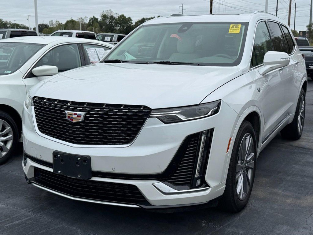Used 2024 Cadillac XT6 Premium Luxury AWD/4WD image 2