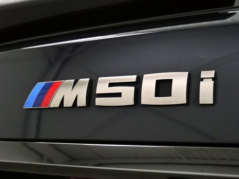 Used 2022 BMW X7 M50i image 11