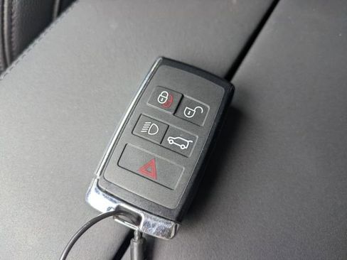 Used 2025 Land Rover Range Rover Velar Dynamic SE image 34