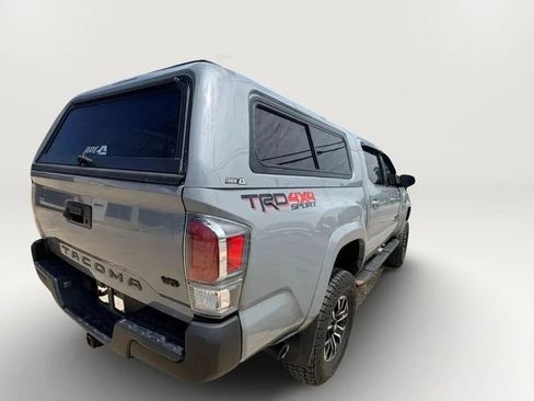 Used 2020 Toyota Tacoma TRD Sport AWD/4WD image 16