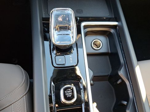 New 2026 Volvo XC60 B5 Plus w/ Protection Package Premier image 9