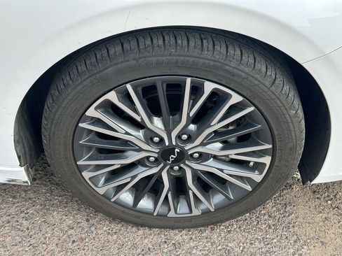 Used 2024 Kia Forte GT-Line w/ GT-Line Premium Package image 8