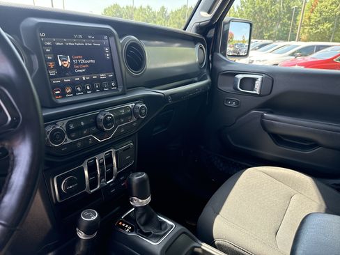 Used 2022 Jeep Wrangler Unlimited Sport AWD/4WD image 18