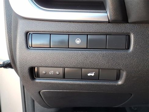 Certified 2022 Nissan Rogue SV w/ SV Premium Package image 15