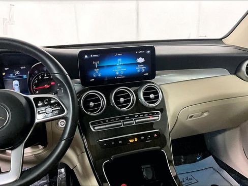 Used 2022 Mercedes-Benz GLC 300 w/ Premium Package Lite image 6