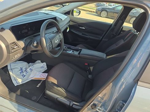 Used 2026 Nissan Sentra SR w/ Floor Mat Package FWD image 13
