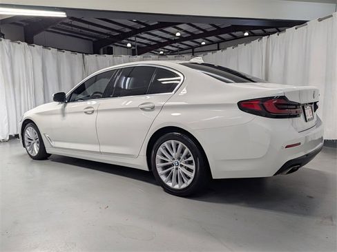 Used 2022 BMW 530i w/ Premium Package image 4