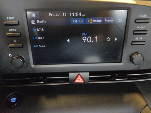 Used 2025 Hyundai Elantra Sport FWD image 25
