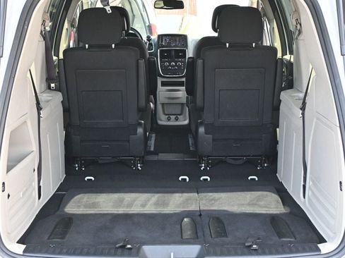 Used 2019 Dodge Grand Caravan SE w/ UConnect Hands-Free Group FWD image 30