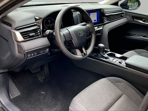 Used 2025 Toyota Camry LE FWD image 18