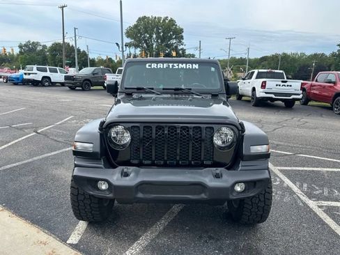 Used 2020 Jeep Gladiator Sport w/ Quick Order Package 24S AWD/4WD image 2