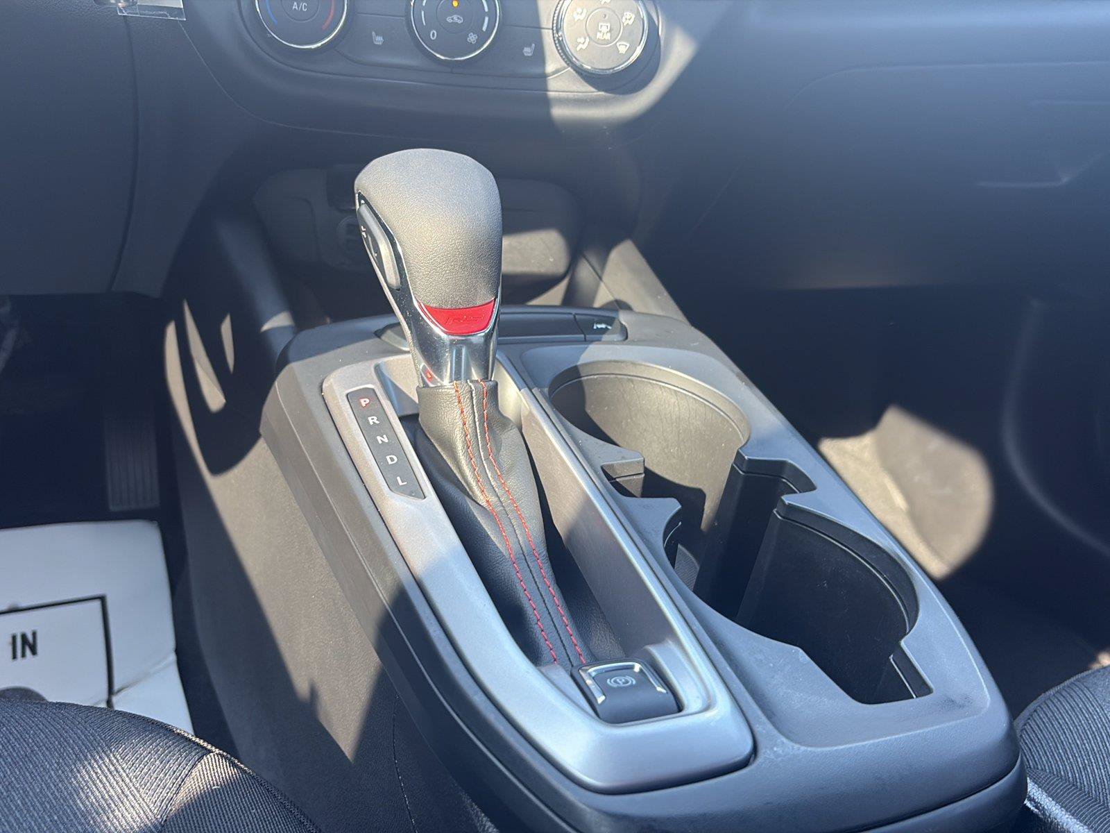 Used 2025 Chevrolet Trax RS FWD image 17