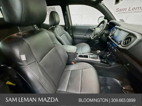 Used 2022 Toyota Tacoma TRD Off-Road w/ TRD Premium Off Road Package AWD/4WD image 28