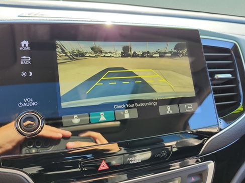 Used 2019 Honda Pilot Touring image 25