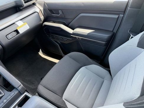 Used 2025 Toyota 4Runner TRD Off-Road image 18