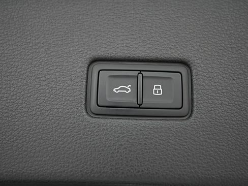 Used 2025 Audi RS Q8 performance image 21