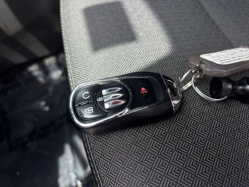 Used 2025 Buick Encore GX Preferred FWD image 25
