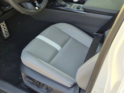 New 2026 Toyota Camry SE FWD image 4
