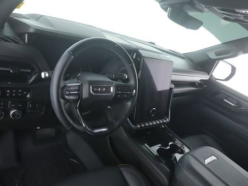 Used 2025 GMC Yukon AT4 w/ AT4 Premium Plus Package AWD/4WD image 18