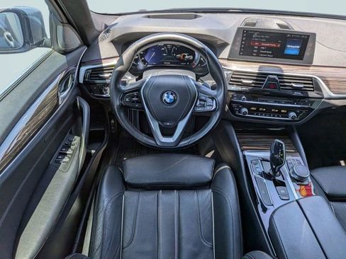 Used 2017 BMW 530i xDrive w/ Premium Package AWD/4WD image 14