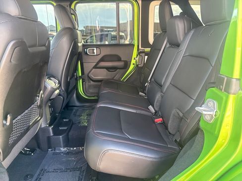 Used 2025 Jeep Wrangler Unlimited Rubicon image 27