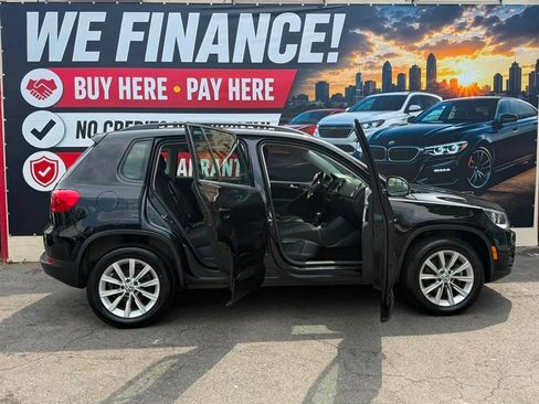 Used 2017 Volkswagen Tiguan Limited w/ Premium Package AWD/4WD image 4