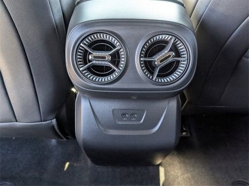 Used 2023 Chevrolet Silverado 1500 LT image 39