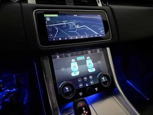 Used 2018 Land Rover Range Rover Sport SVR image 36