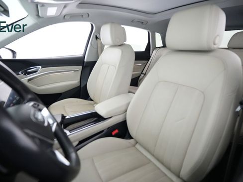 Used 2019 Audi e-tron Premium Plus AWD/4WD image 4