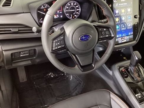 Used 2025 Subaru Crosstrek 2.5i Limited AWD/4WD image 8