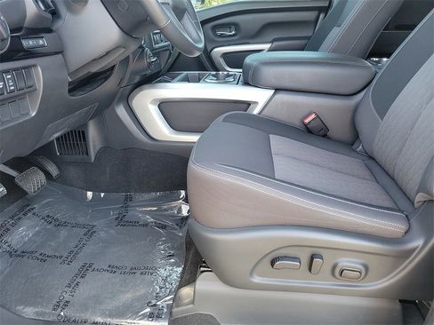 Certified 2024 Nissan Titan SV image 24