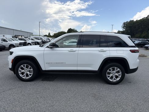 Used 2022 Jeep Grand Cherokee Limited RWD image 4