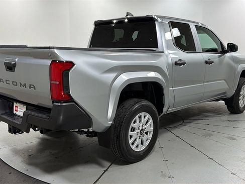 Certified 2024 Toyota Tacoma SR image 5