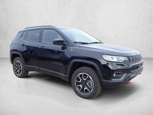 New 2026 Jeep Compass Trailhawk w/ Sun, Sound & Navigation Group AWD/4WD image 6