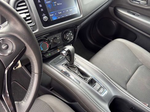 Used 2022 Honda HR-V Sport image 11