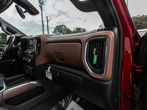 Used 2023 Chevrolet Silverado 2500 High Country w/ Z71 Off-Road Package image 32