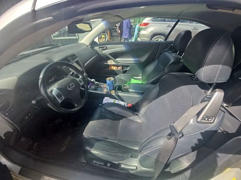 Used 2011 Lexus IS 250C w/ Luxury Pkg image 3