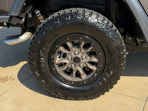 Used 2021 Jeep Wrangler Unlimited Rubicon AWD/4WD image 9